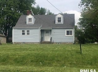 304 N 2nd St, Hartsburg, IL 62643