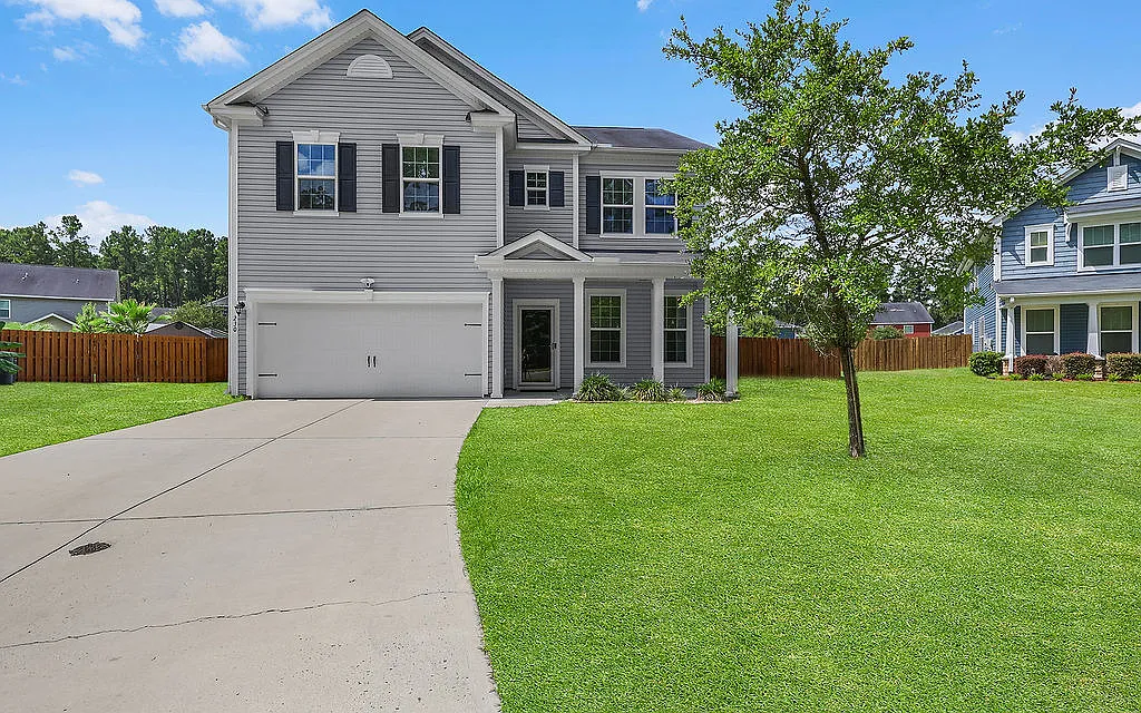 5 bed, 3.5 bath, 2960 sqft, $2,995 — Photo 2