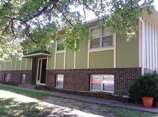 2204 S Broadway St, Pittsburg, KS 66762