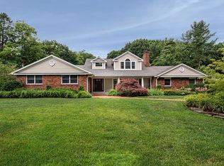 45 Salem Ridge Dr, Huntington, NY 11743