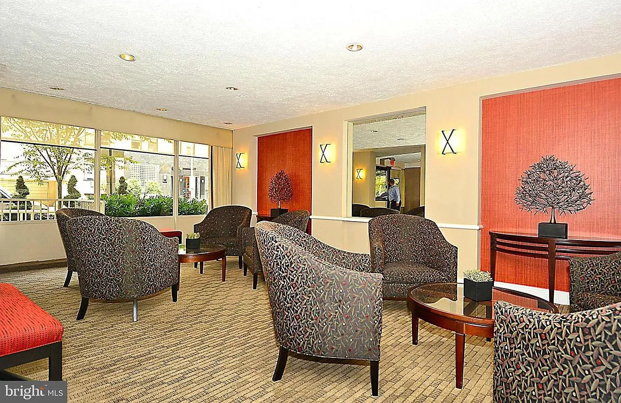 1 bed, 960 sqft, $3,300 — Photo 3