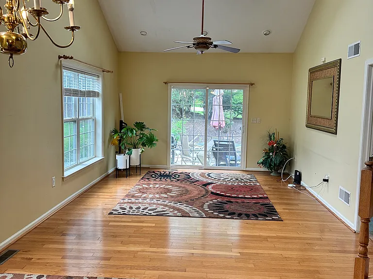 1209 Cross Creek Dr — Photo 13
