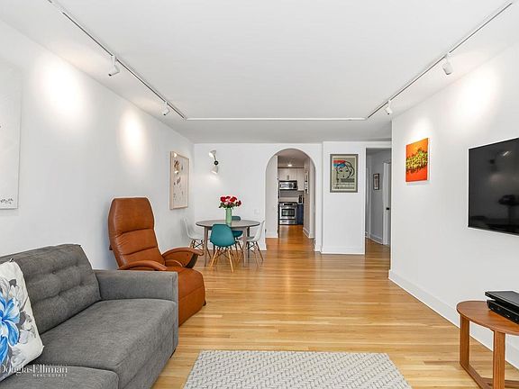 2nd image of 275 Greenwich St #11A