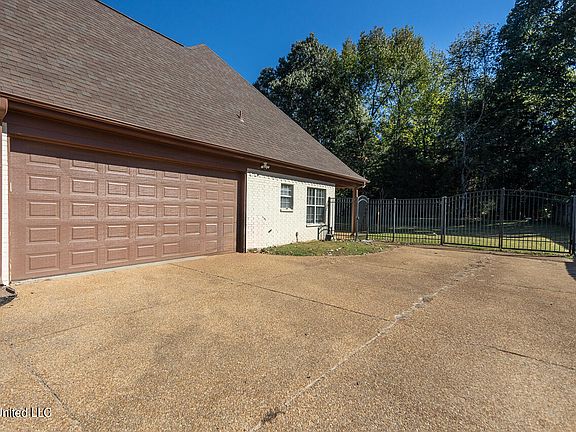5th image of 1146 Dogwood Hollow Dr