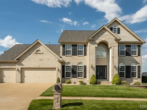 18 Kings Crossing Ct, Saint Louis, MO 63129