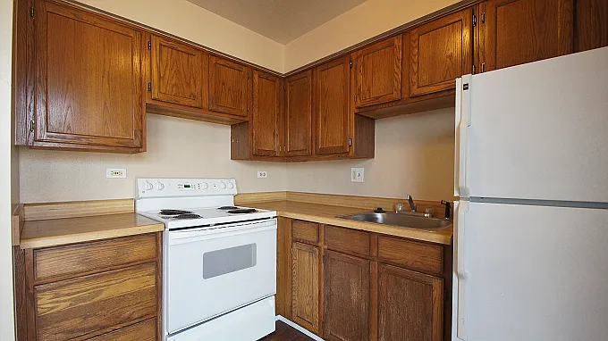 7110 Stuart St — Photo 3
