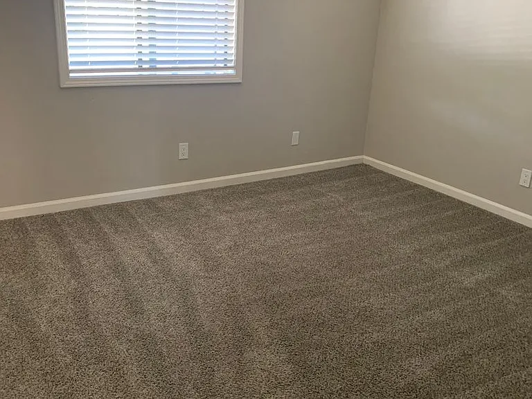 Dry Creek Apartments — Photo 16