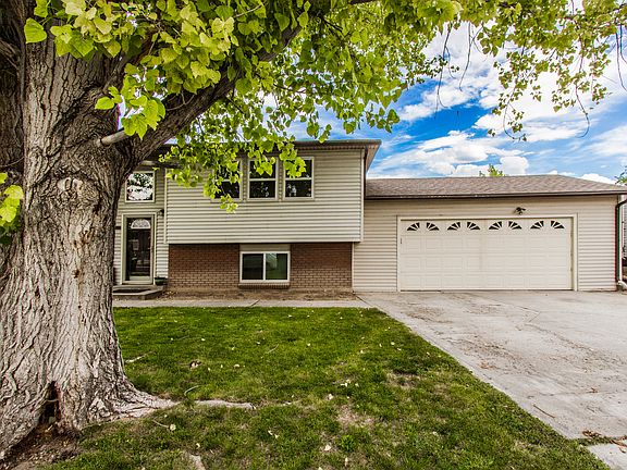 3rd image of 3137 S. Branden Drive