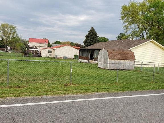 2nd image of 802 Eagle Den Dr