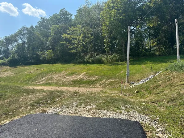 62 Bluestone Lot Dr, East Bernstadt, KY 40729