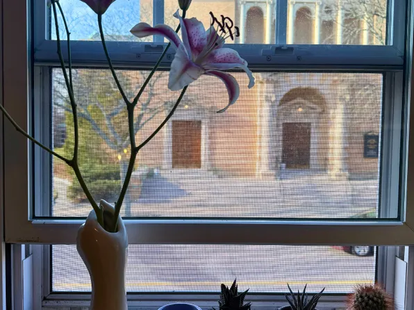 289 Angell St, Providence, RI 02906