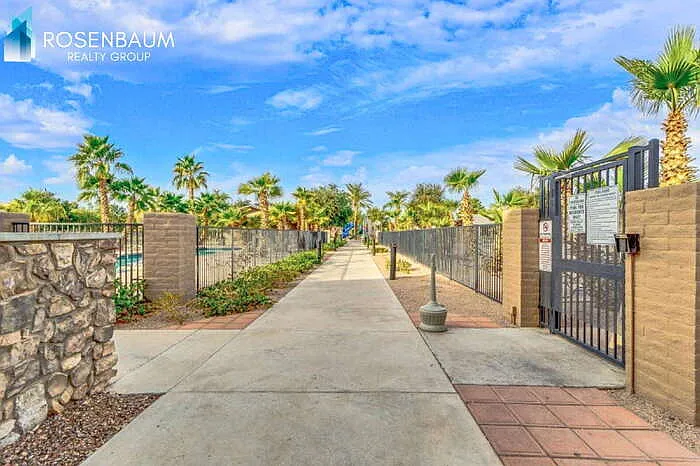 21100 N Alma Dr — Photo 12
