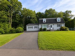 38 Stanley Pl, Agawam, MA 01001