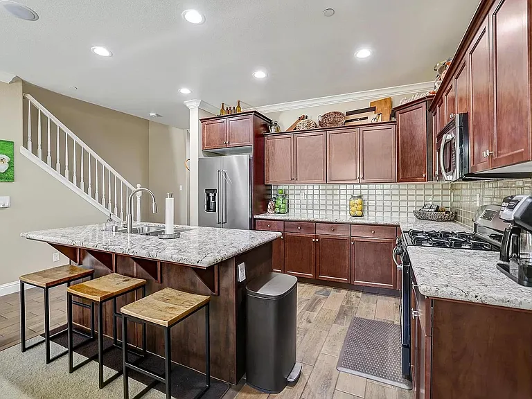 3921 W Payson Ave — Photo 13