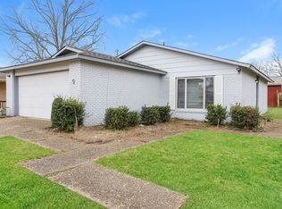 9 Villas Dr, Sherwood, AR 72120