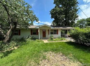 3523 E Four Ridge Rd, Imperial, MO 63052