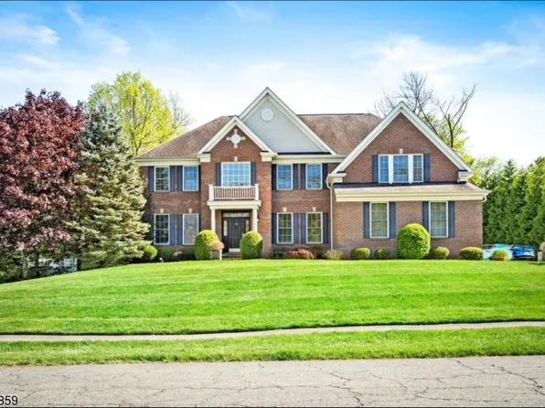 3 Setting Sun Dr, Washington Twp., NJ 07840