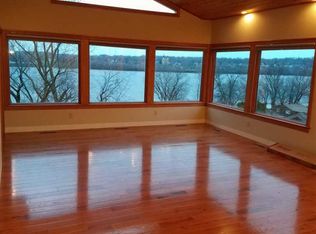 124 5th St, Fulton, IL 61252