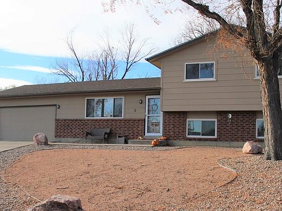 2nd image of 9 Hampton Ln