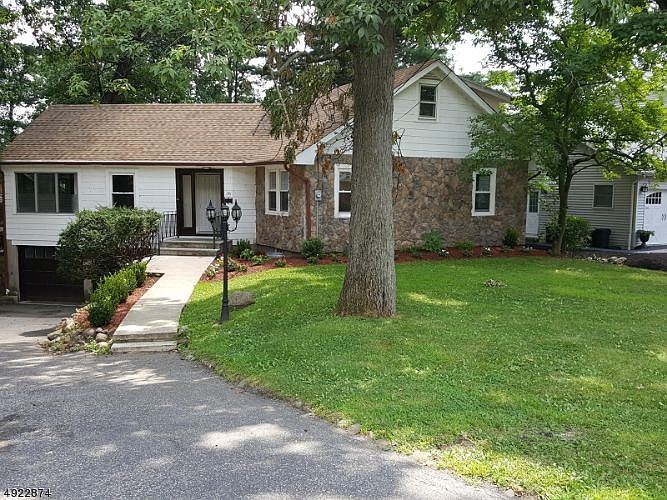 1st image of 36 Beechwood Dr