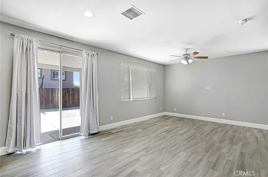 3 bed, 2.5 bath, 1500 sqft, $3,700 — Photo 3