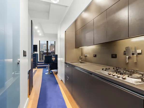 20 Pine Street image 1 of 17