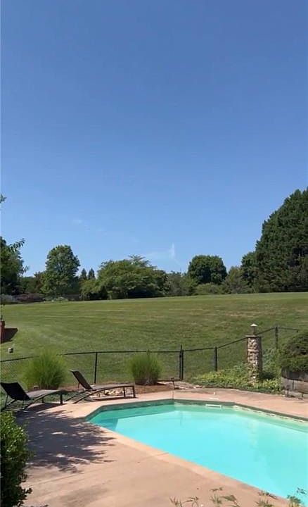 2nd image of 314 Greenfield Dr