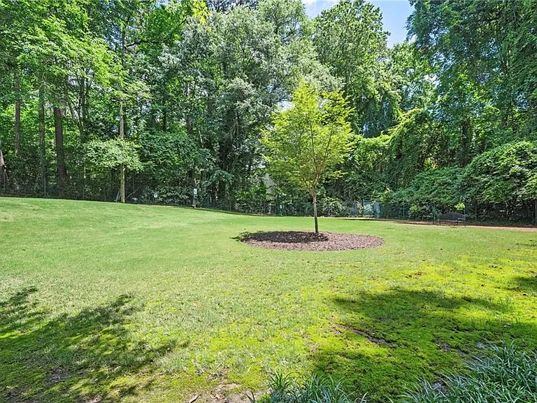 3203 Lenox Rd NE #28 — Photo 34