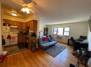 3162 N Cambridge Ave #3160-406, Chicago, IL 60657