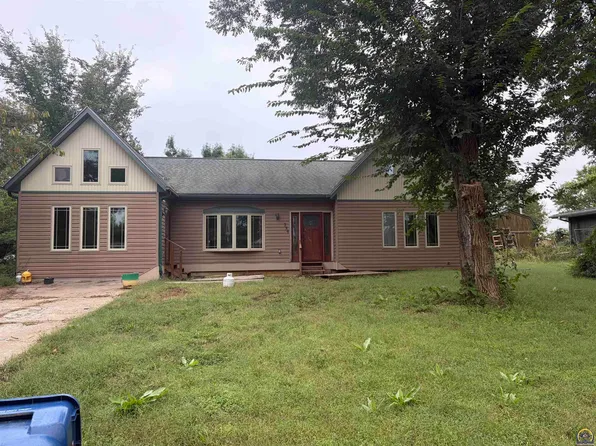 334 Gertrude St, Harveyville, KS 66431