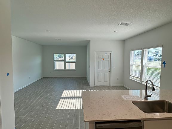 3rd image of 3305 SE 37th Ave