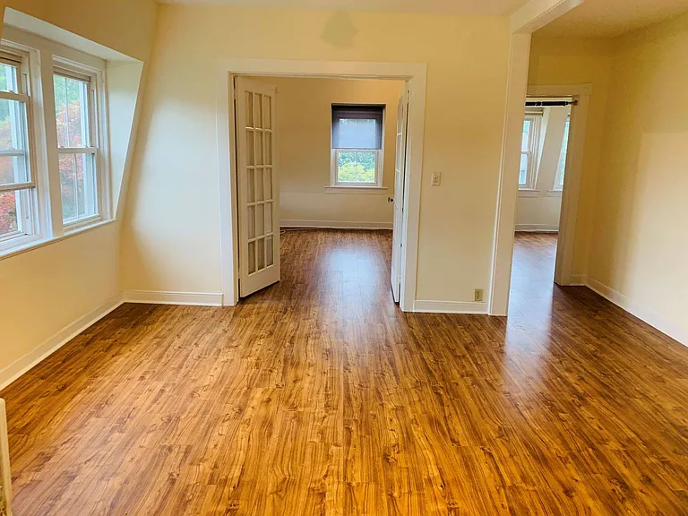145 Carpenter Ave #5 — Photo 4