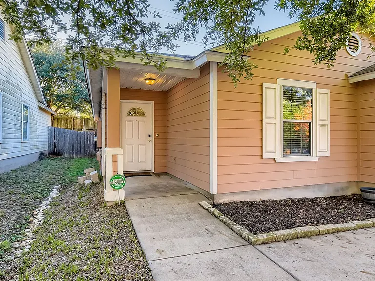 7012 Encanto Trl — Photo 3