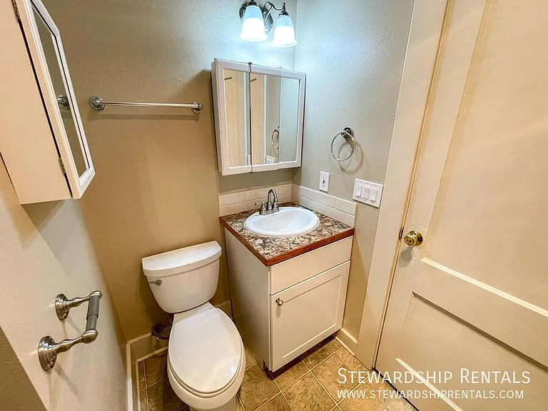 1745 Olive St — Photo 17