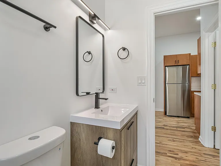 1102 N Hermitage Ave #CH — Photo 14