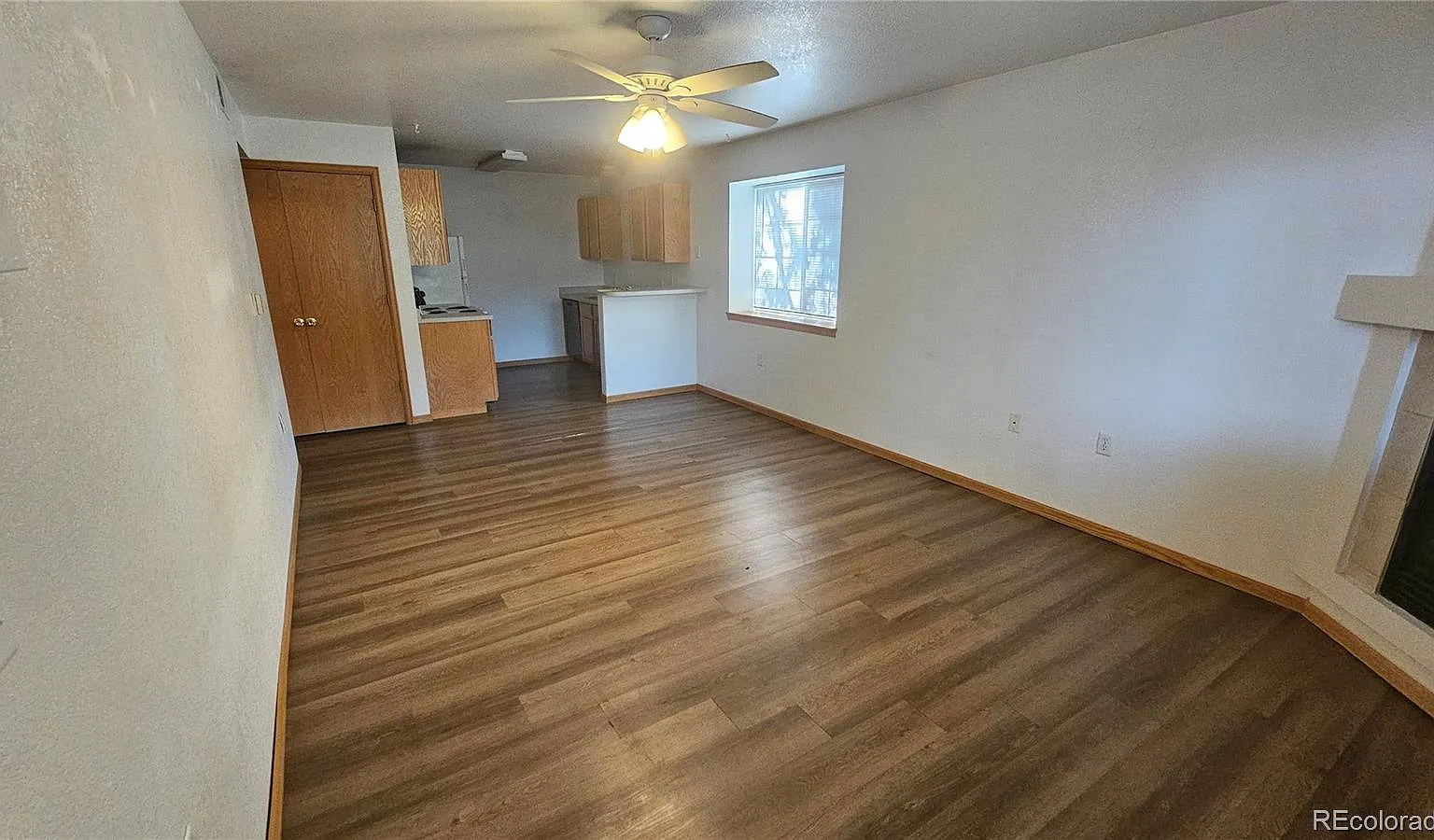 2 bed, 2.0 bath, 879 sqft, $1,475 — Photo 2