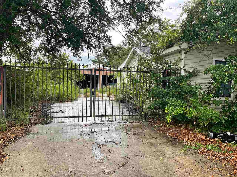 1st image of 5352 S Garden Dr