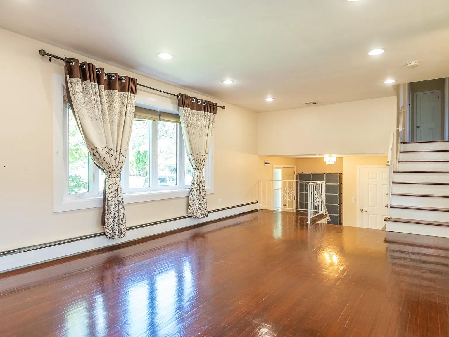 3 bed, 2.5 bath, 2100 sqft, $4,500 — Photo 4