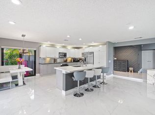 1141 NW 93rd Ter, Plantation, FL 33322