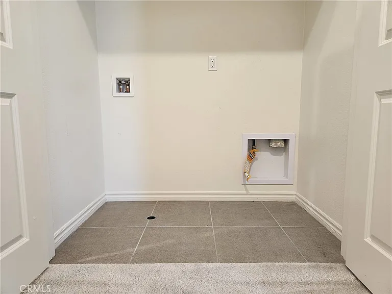 2408 Villena Way — Photo 30