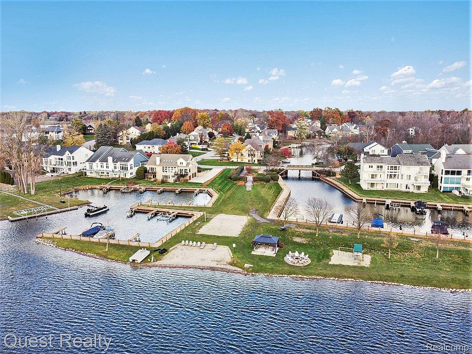 1st image of 4444 Island View Dr