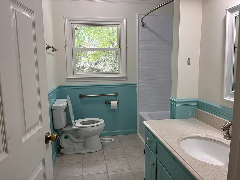 Downstairs full bath