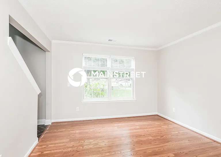 3930 Laurel View Cir — Photo 6