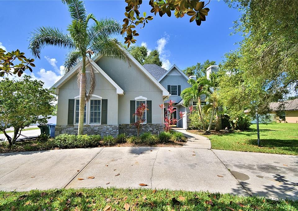 1st image of 102 Covington Cv SE