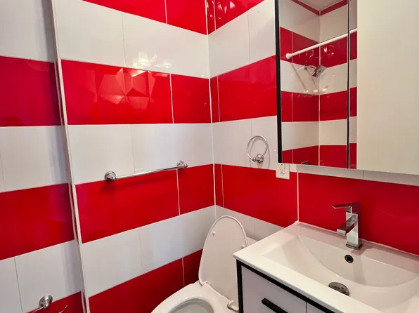 739 Garfield Avenue image 12 of 14