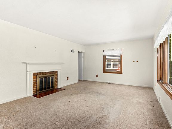4th image of 4134 N Chelsea Pl