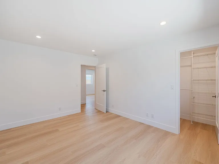 1415 W 222nd St — Photo 20