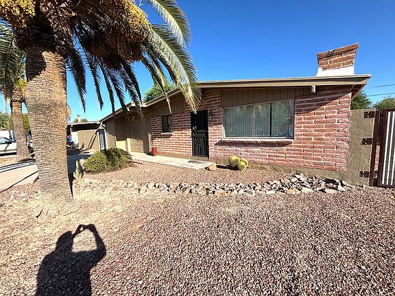 2nd image of 5512 E Alta Vista St