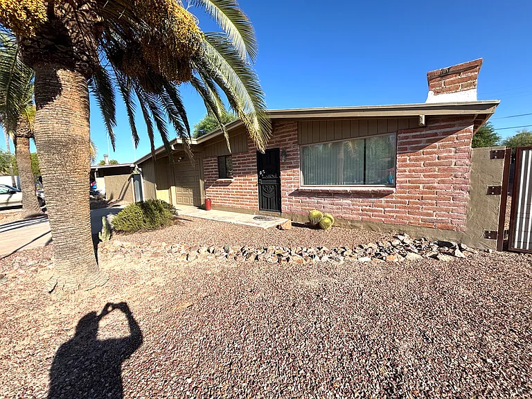 5512 E Alta Vista St — Photo 2