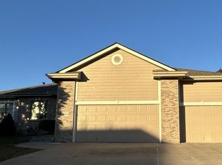 18422 D St, Omaha, NE 68130